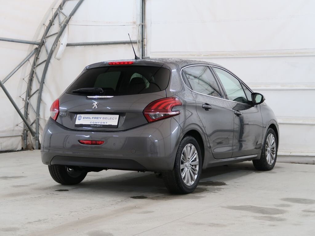 Peugeot 208 Hatchback 1,2 l 61 kw