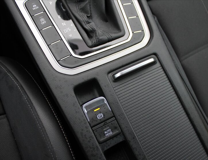 Volkswagen Passat Kombi 2,0 l 176 kw