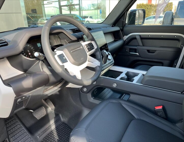 Land Rover Defender SUV / Terénní 3,0 l 147 kw