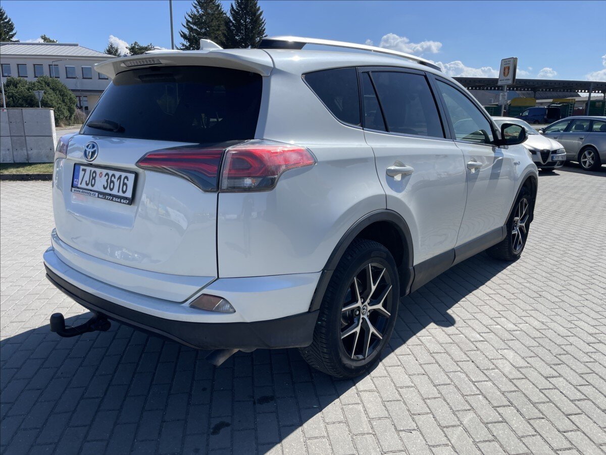 Toyota RAV4 SUV / Terénní 2,5 l 145 kw