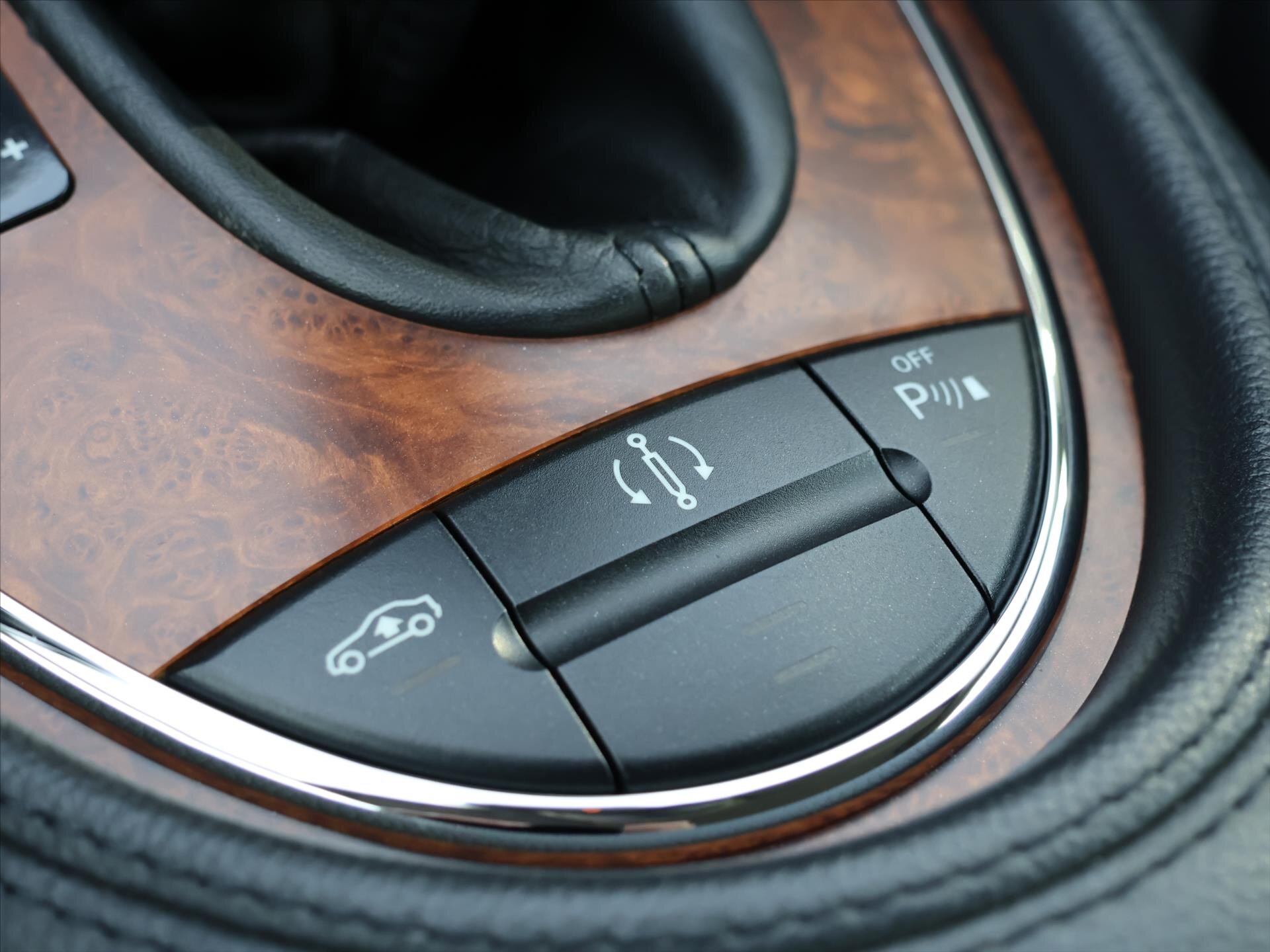 Mercedes-Benz CLS Sedan 3,5 l 215 kw