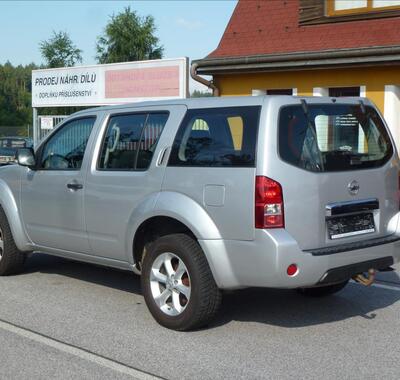 Nissan Pathfinder 7