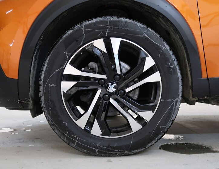 Peugeot 2008 SUV 1,2 l 74 kw