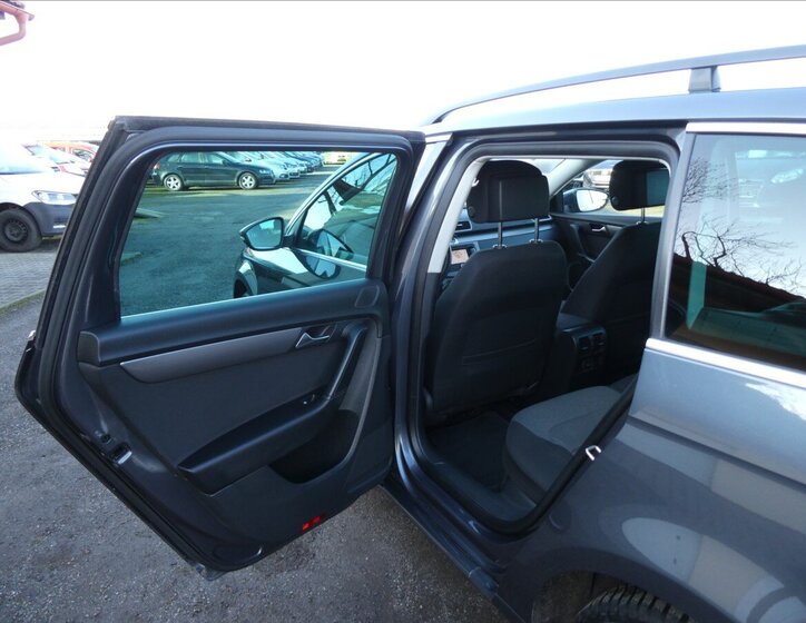 Volkswagen Passat Kombi 1,4 l 90 kw