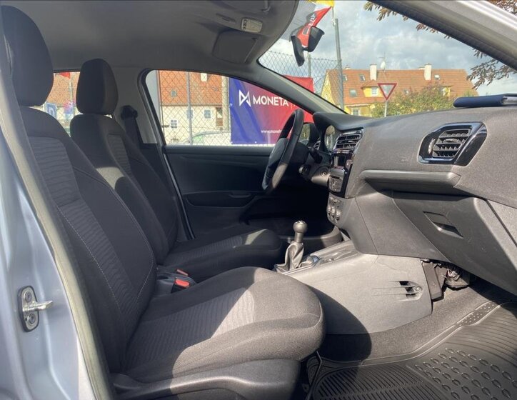 Peugeot 301 Sedan 1,2 l 53 kw