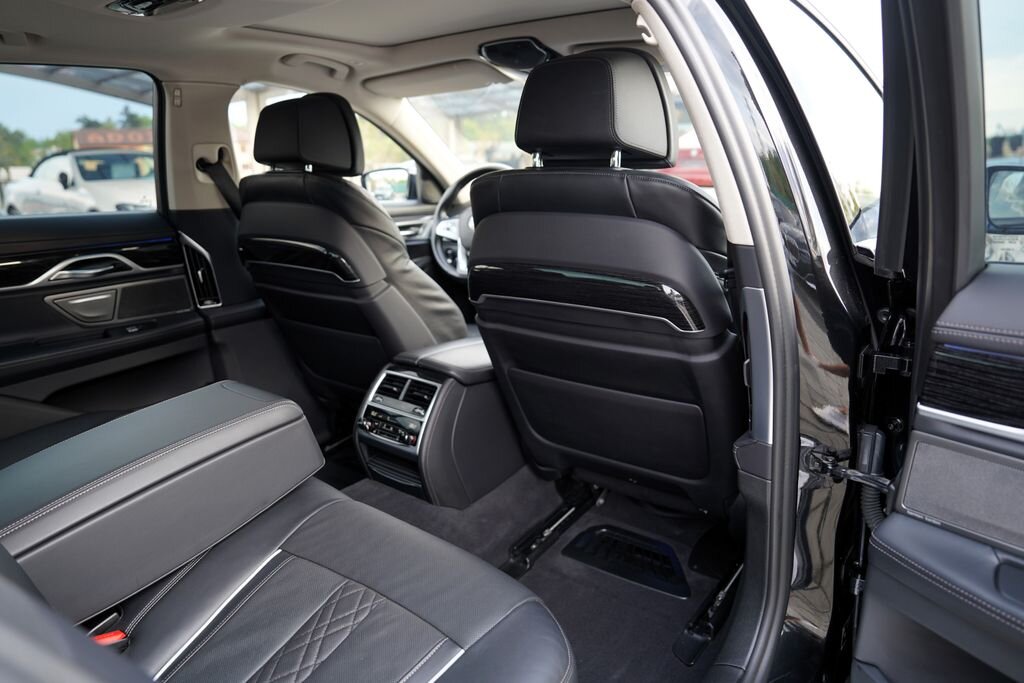 BMW Řada 7 Sedan / Limuzína 4,4 l 390 kw