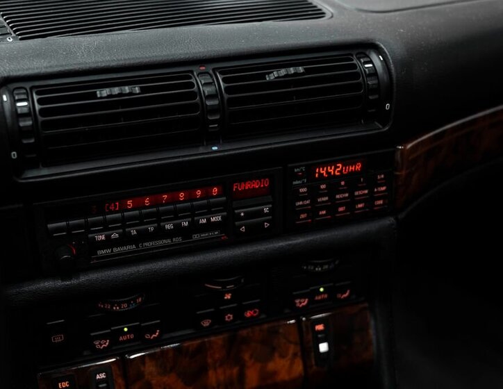 BMW Řada 7 Sedan / Limuzína 5,0 l 220 kw