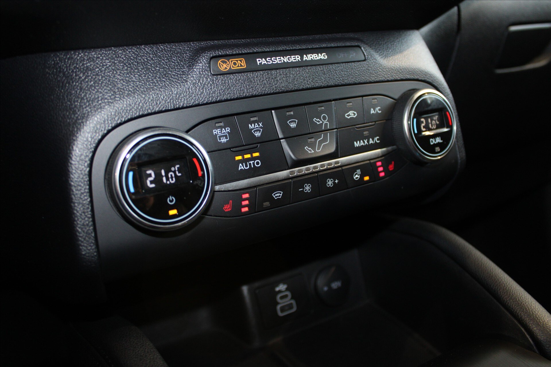 Ford Kuga SUV / Terénní 2,0 l 140 kw