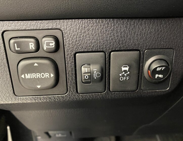 Toyota RAV4 SUV 2,0 l 112 kw