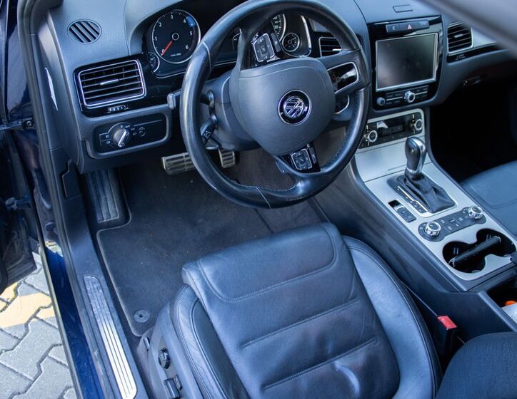 Volkswagen Touareg 8