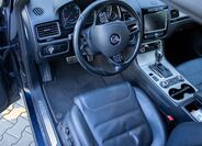 Volkswagen Touareg 8