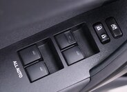 Toyota Corolla Sedan / Limuzína 1,6 l 97 kw