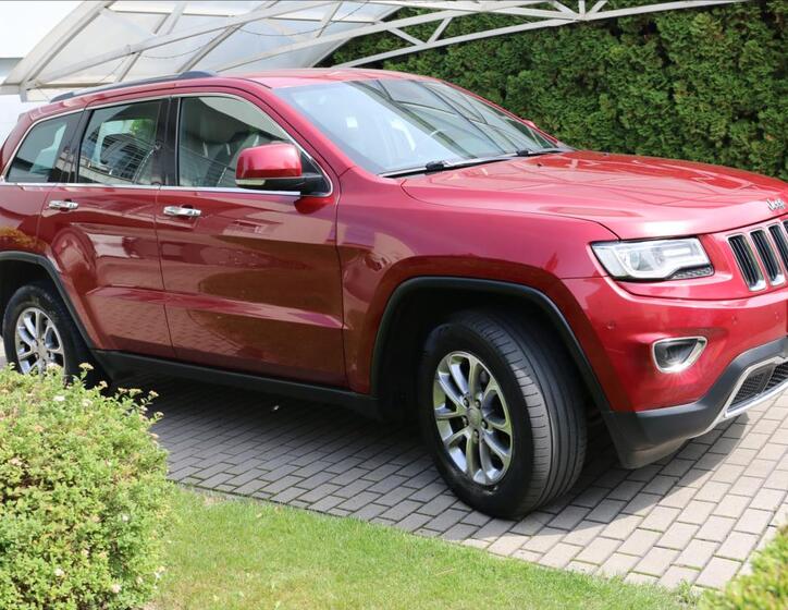 Jeep Grand Cherokee 8