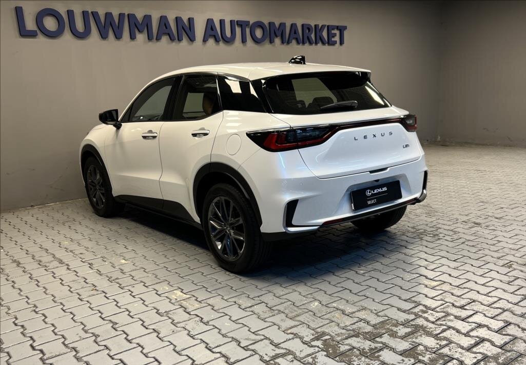 Lexus LBX