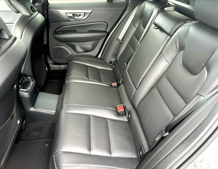 Volvo V60 Kombi 2,0 l 327 kw