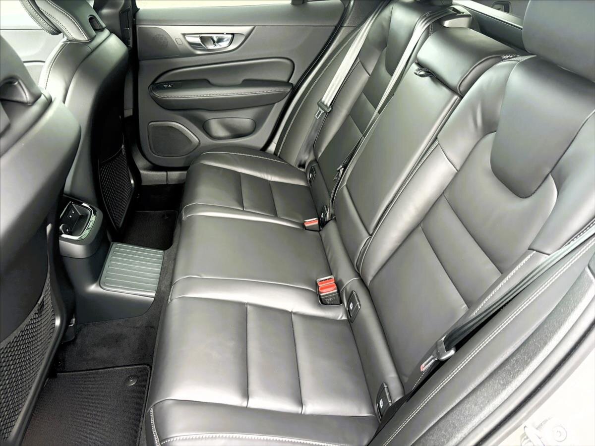 Volvo V60 Kombi 2,0 l 327 kw