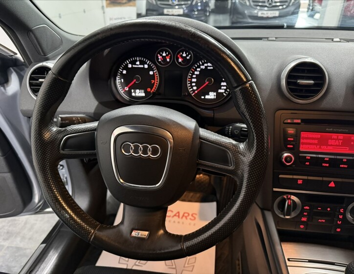 Audi A3 8