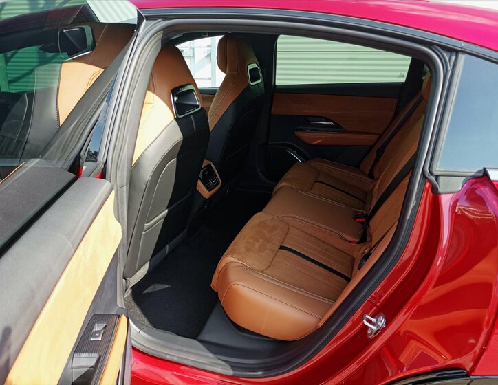 Mazda 6e Sedan / Limuzína 0,0 180 kw