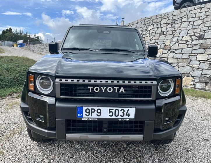 Toyota Land Cruiser 2