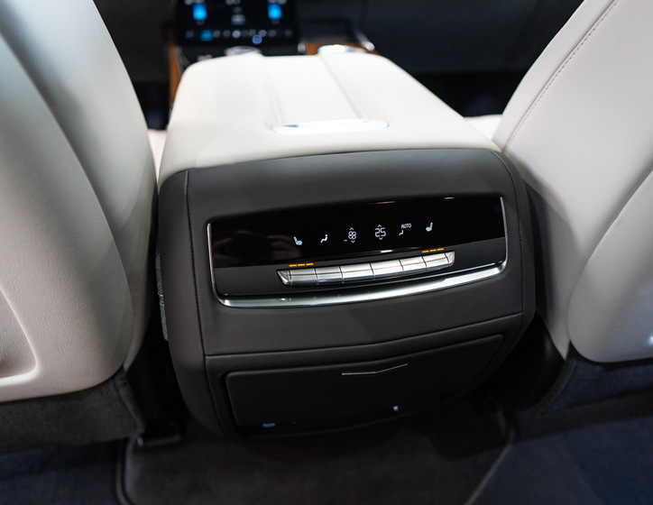 Cadillac Escalade 46