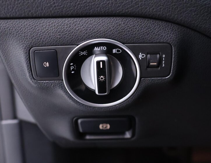 Mercedes-Benz CLA Sedan 1,5 l 80 kw