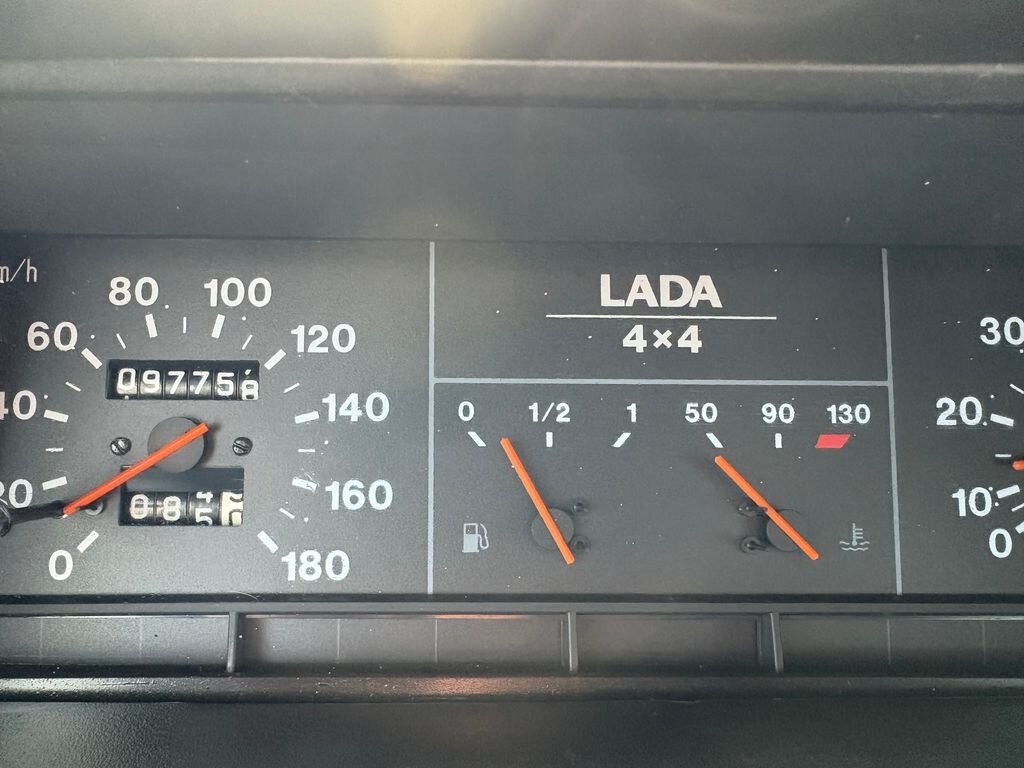 Lada Niva SUV / Terénní 1,7 l 60 kw