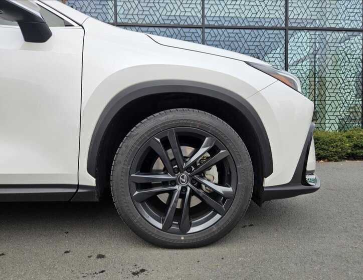 Lexus NX 450h plus SUV 2,5 l 227 kw