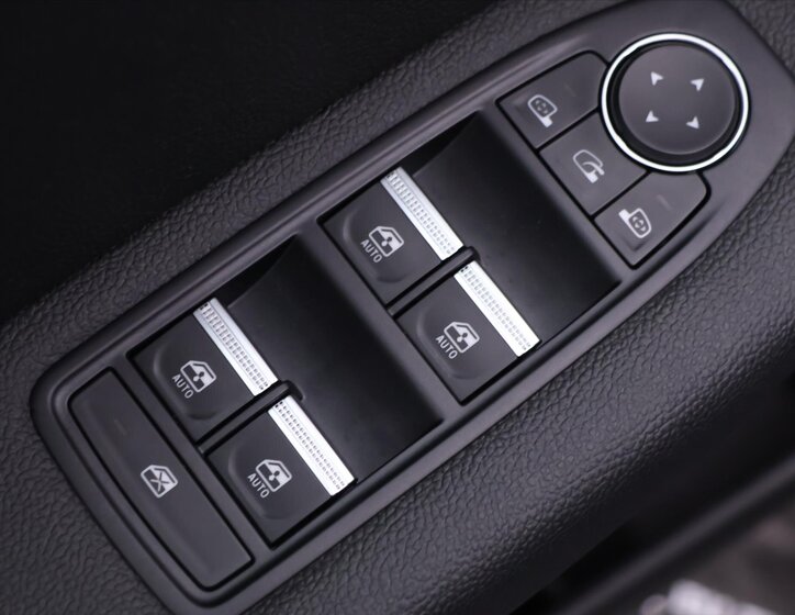 Renault Captur SUV / Terénní 1,6 l 68 kw