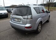 Mitsubishi Outlander SUV / Terénní 2,0 l 103 kw