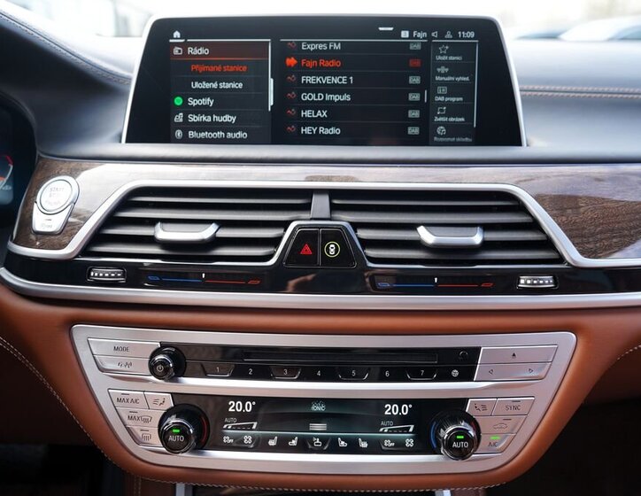 BMW Řada 7 Sedan / Limuzína 6,6 l 430 kw