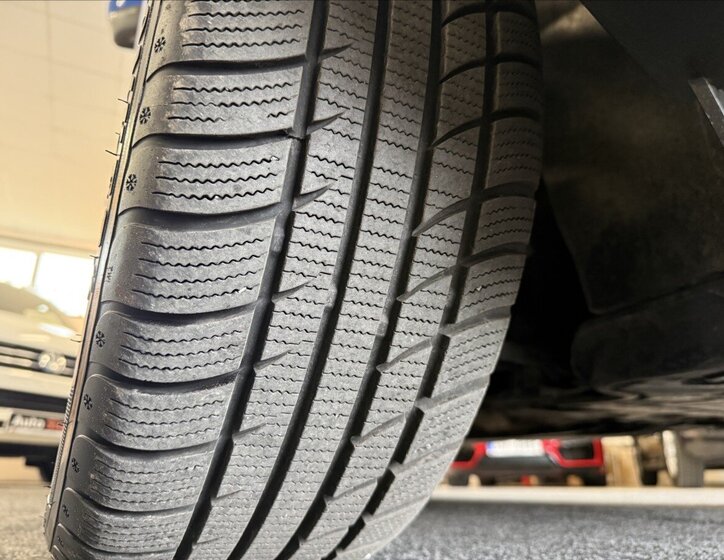 Škoda Karoq SUV / Terénní 1,6 l 85 kw