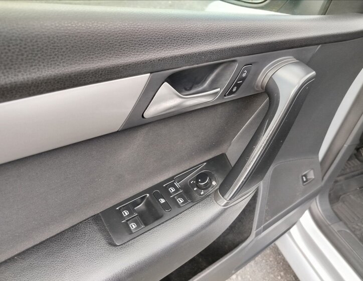 Volkswagen Passat Kombi 2,0 l 103 kw