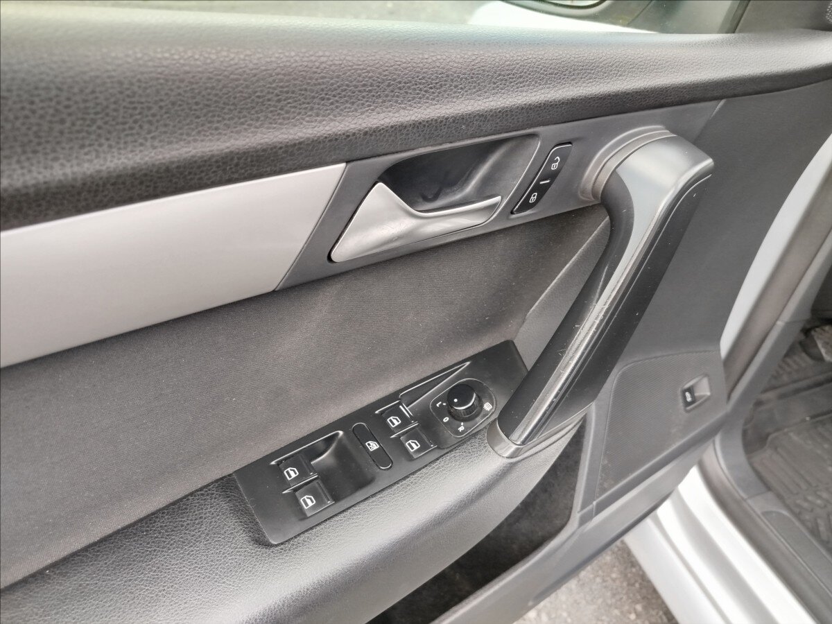 Volkswagen Passat Kombi 2,0 l 103 kw