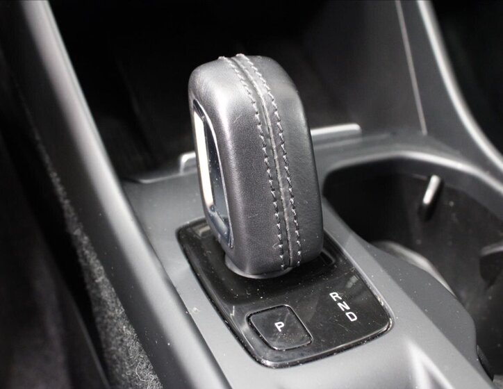 Volvo XC40 SUV / Terénní 2,0 l 182 kw