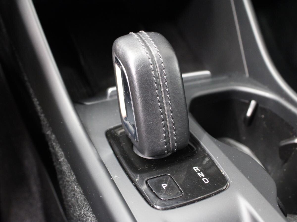 Volvo XC40 SUV / Terénní 2,0 l 182 kw