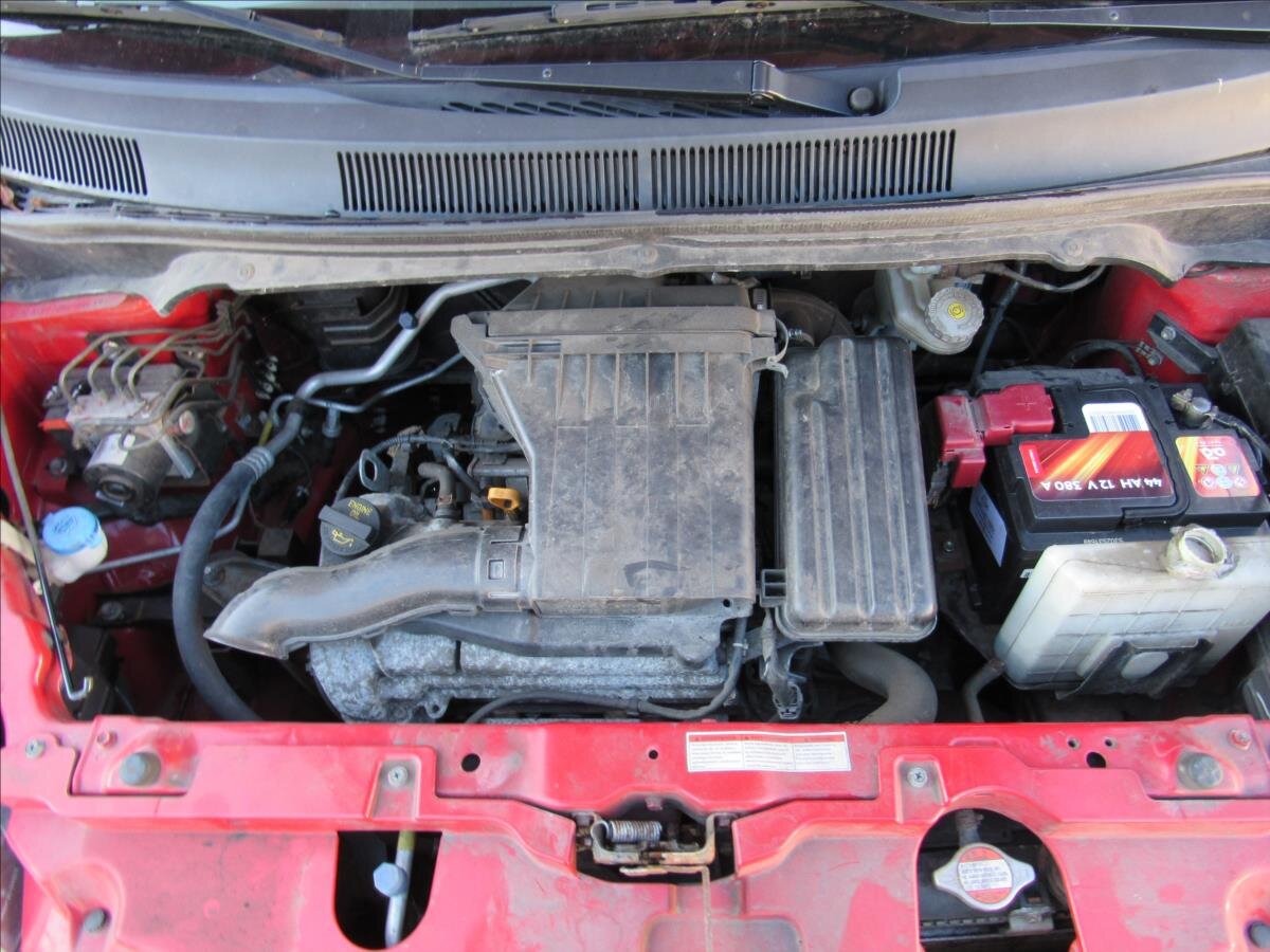 Suzuki Splash Hatchback 996,0 48 kw