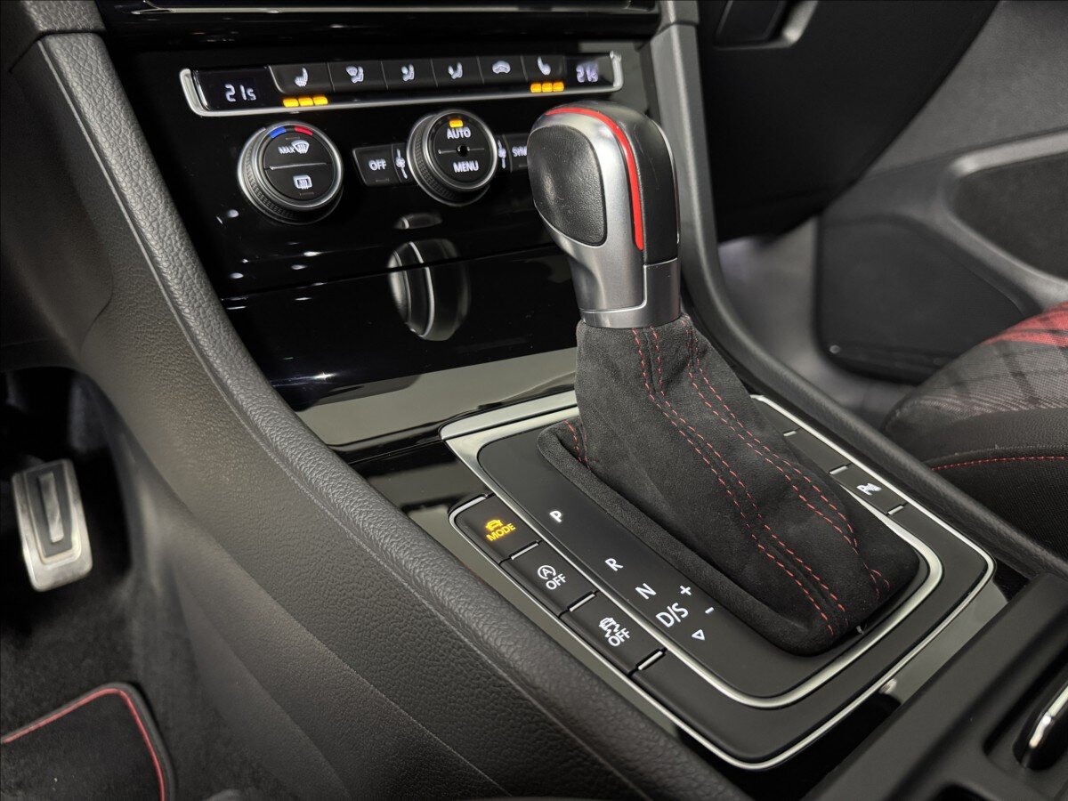 Volkswagen Golf Hatchback 2,0 l 213 kw