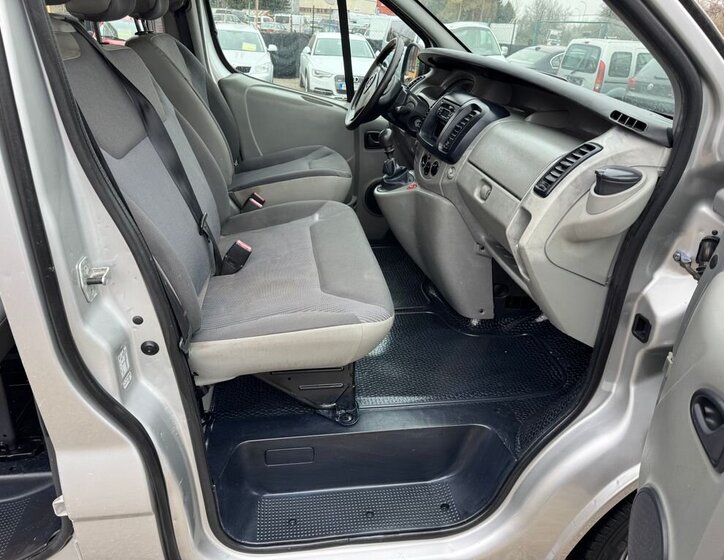 Opel Vivaro VAN / Minibus 2,0 l 84 kw