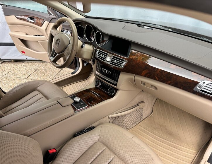 Mercedes-Benz CLS 10