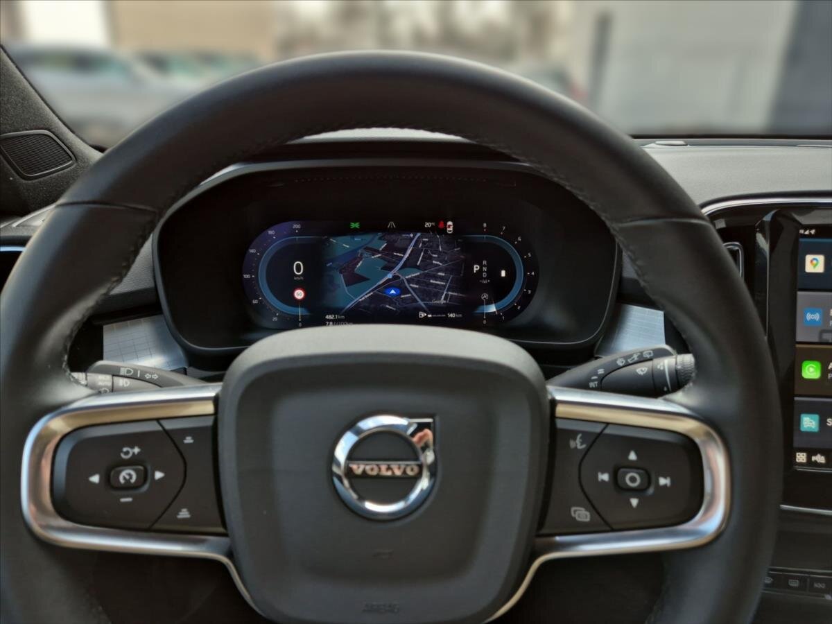 Volvo XC40 SUV / Terénní 2,0 l 120 kw