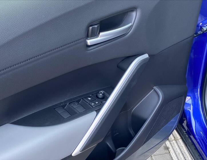 Toyota Corolla Cross 10