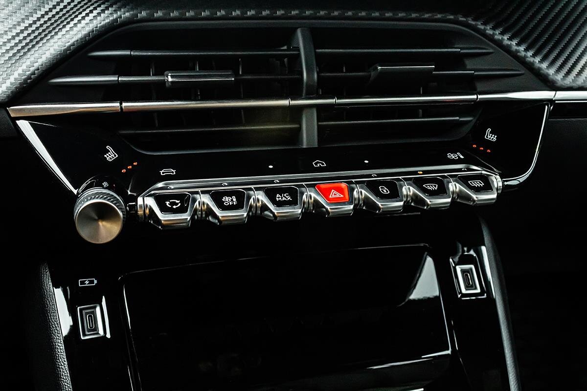 Peugeot 2008 SUV 1,2 l 81 kw