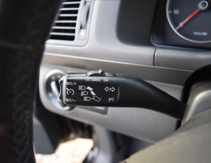 Volkswagen Touran MPV 1,4 l 103 kw