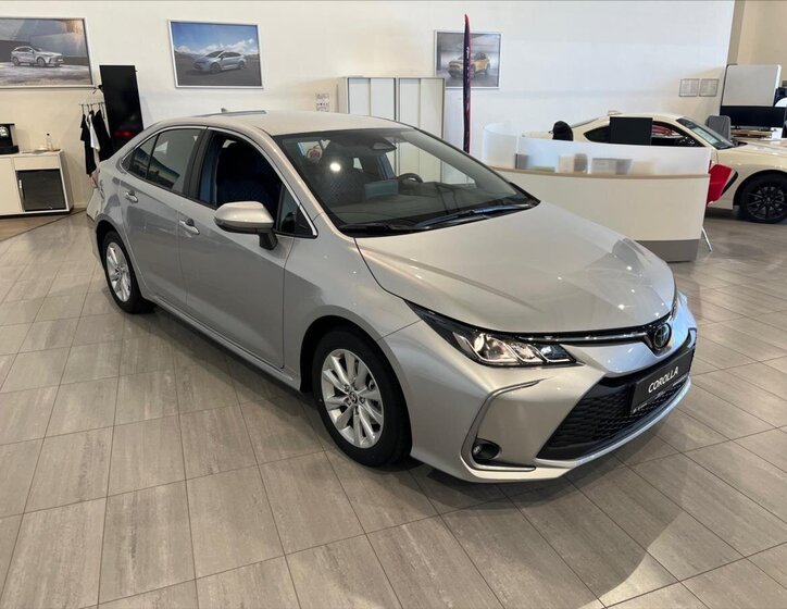 Toyota Corolla Sedan 1,5 l 92 kw
