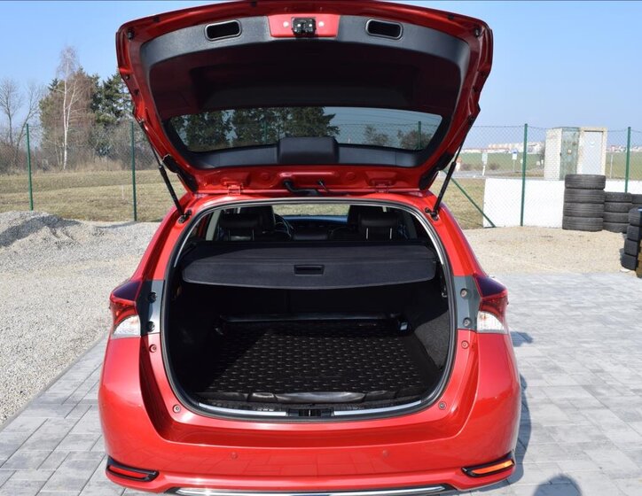 Toyota Auris Kombi 1,2 l 85 kw