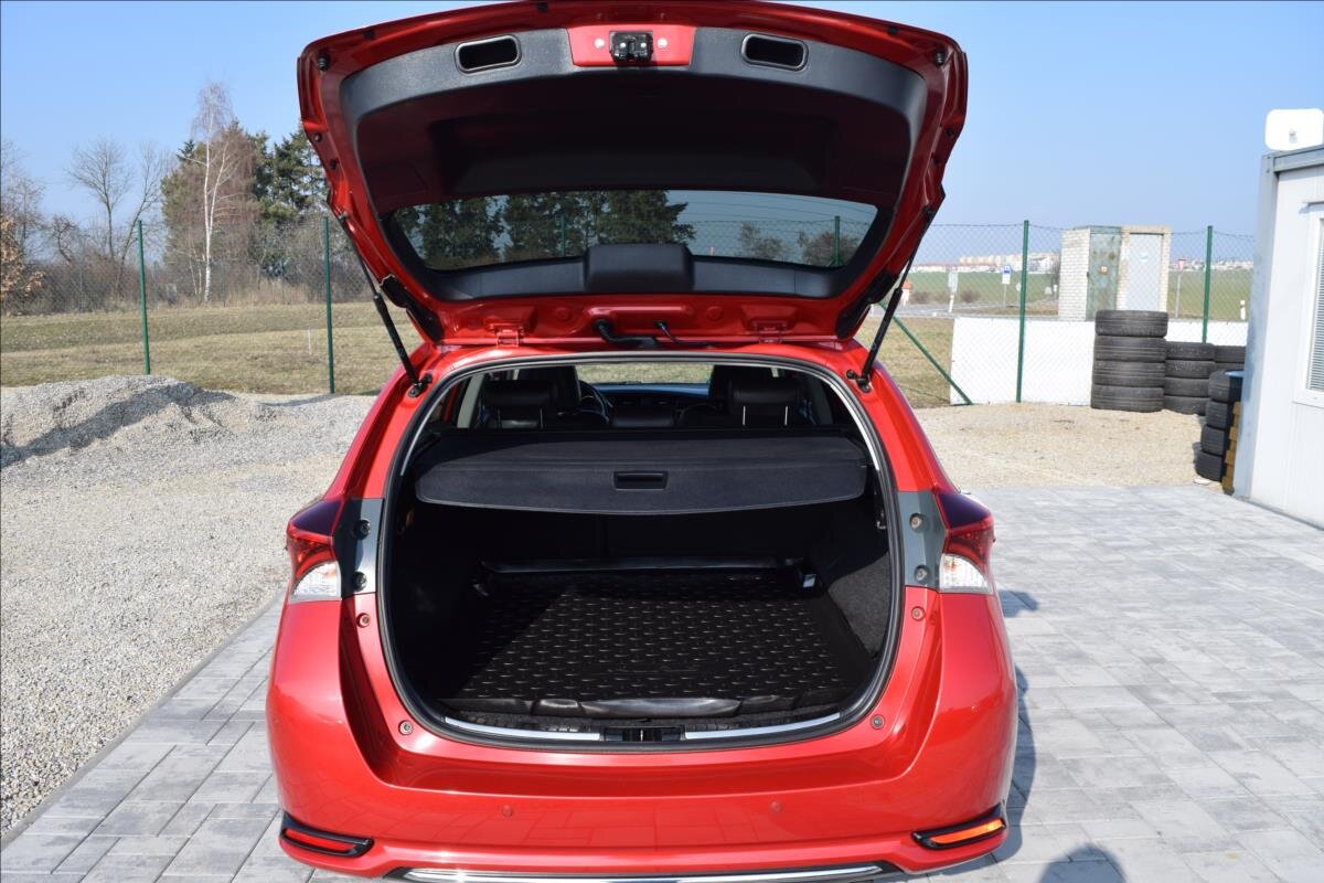 Toyota Auris Kombi 1,2 l 85 kw