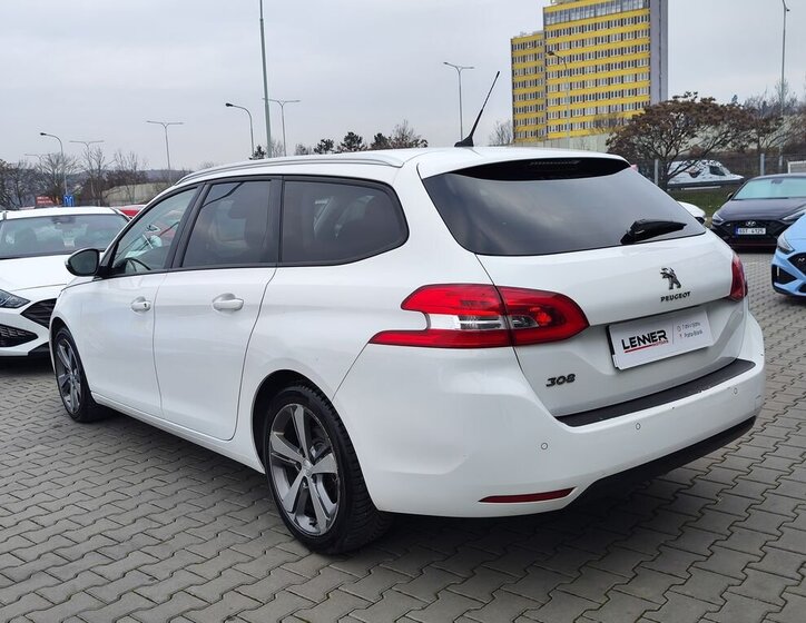 Peugeot 308 7
