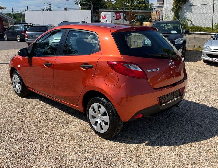 Mazda 2 3