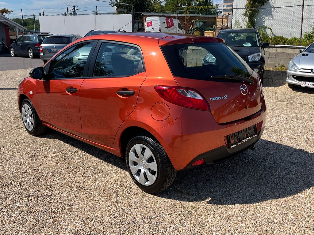 Mazda 2