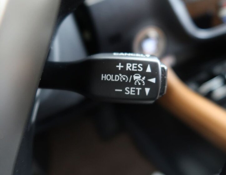 Lexus RX 300 SUV 2,0 l 175 kw